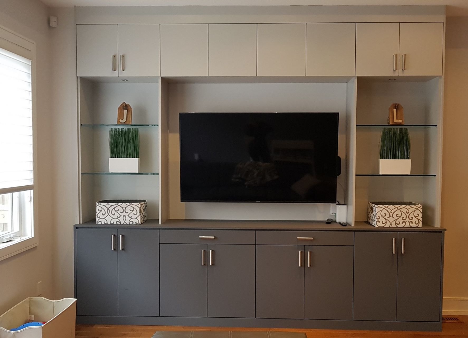 Grey Built-In