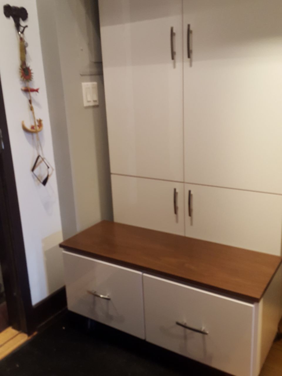 Mel-Cabinet